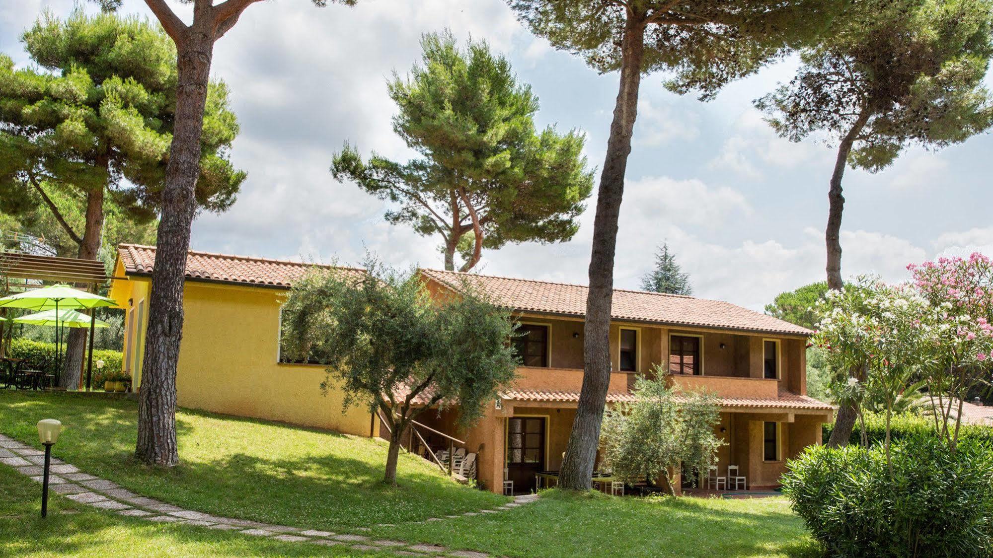 Residence Ristorante Il Paradiso Guardistallo Exterior photo