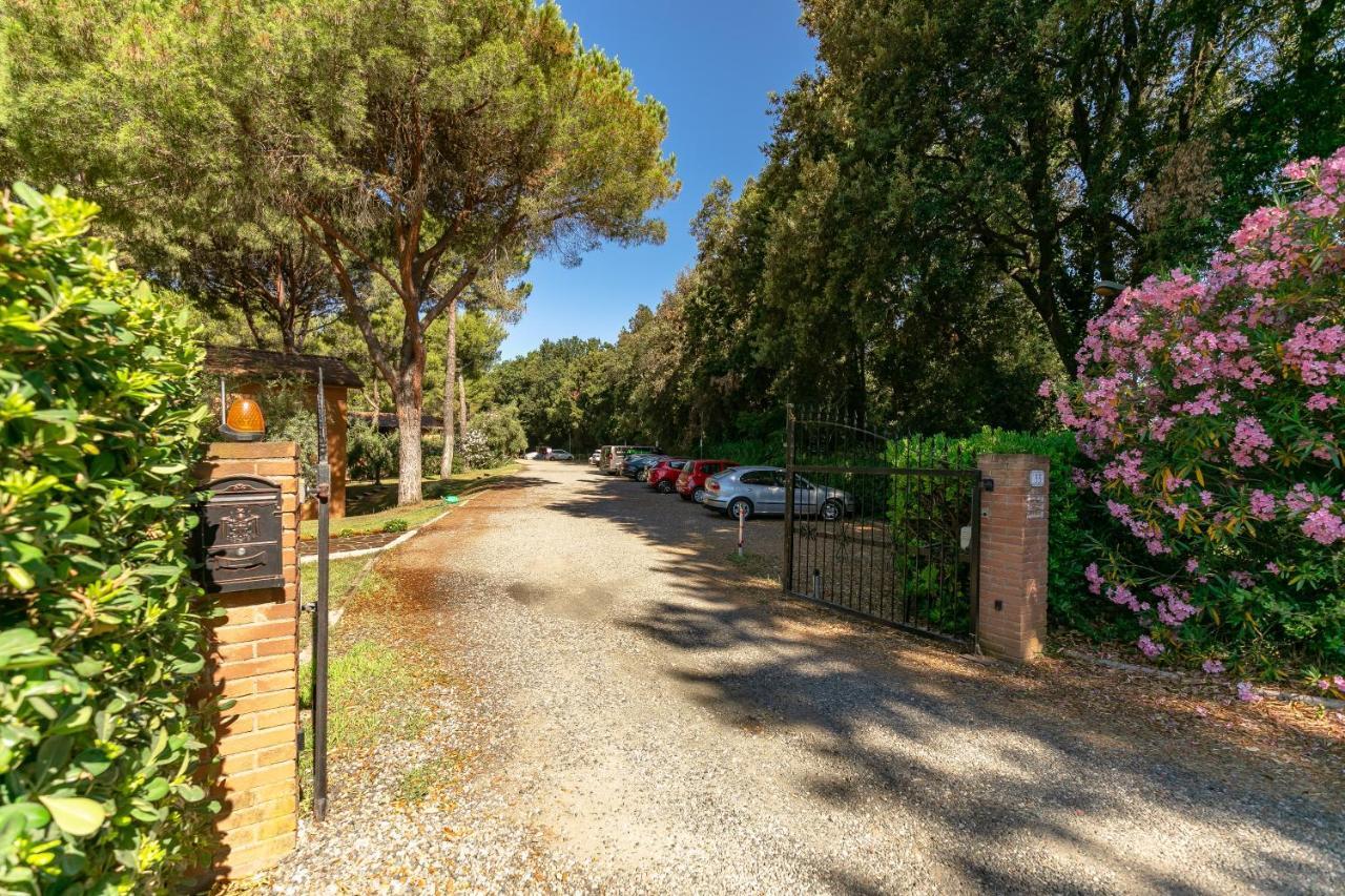 Residence Ristorante Il Paradiso Guardistallo Exterior photo